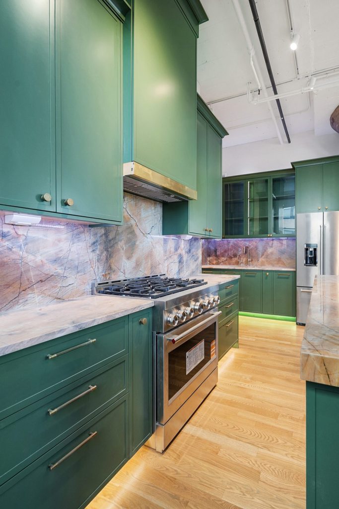 20 Stunning Emerald Green Kitchen Decor Ideas to Transform Your Space